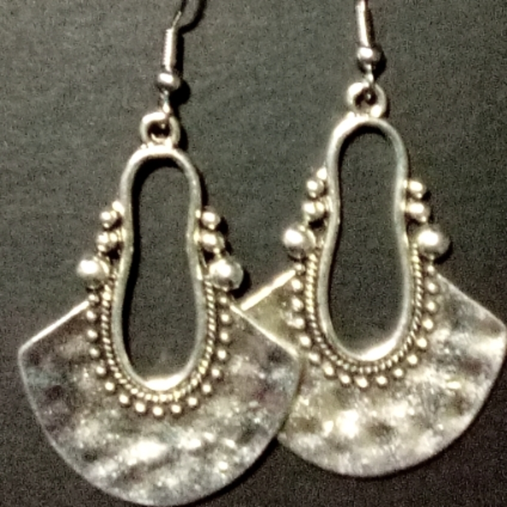 Dangle earrings